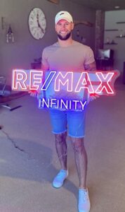 custom-logo-neon-sign-1