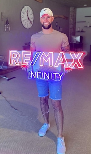 custom-logo-neon-sign-1